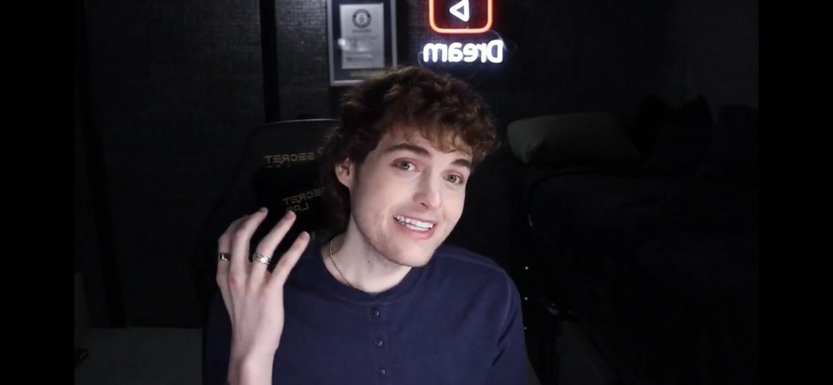 moa_txt__'s tweet photo. Tryna get clout #dreamfacereveal https://t.co/MR1oLGtE4i