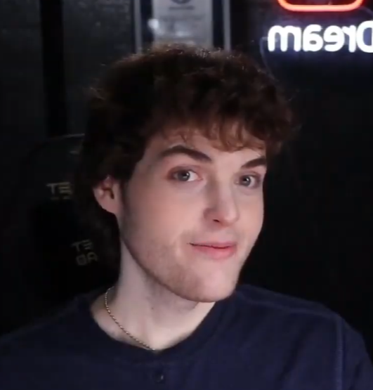 he looks racist #dreamfacereveal