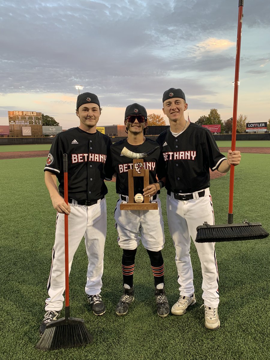 Team Black gets the clean sweep today. Malachi Santiago and Ben Hopper were named offensive co-MVP and Gavin Jacobsen earns the pitching MVP. An awesome day to cap off a great fall season!