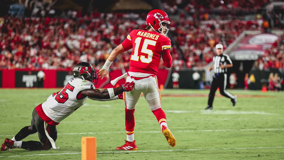 Chiefs's tweet image. A story in 4 parts 🫶