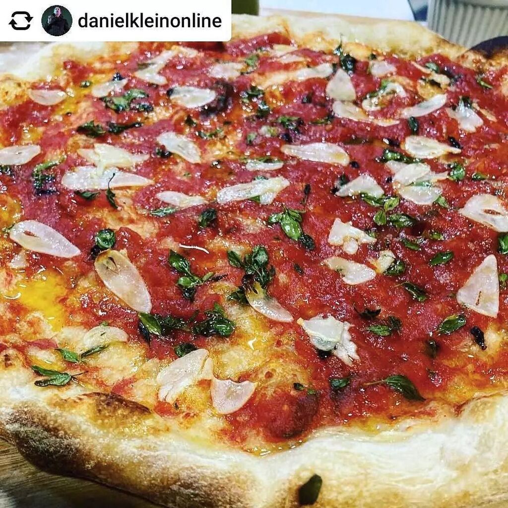 HellgateCSA's tweet photo. Great looking pizza, @danielkleinonline!

📷 Tag #HellGateCSA, we like seeing your #photography! 

#Reposted from • @danielkleinonline:
 It’s pizza friday. Pizza Marinara.  Unashamed to admit that the latest season of #ChefsTable has made me mix up my… https://t.co/uJmNdmwECP https://t.co/c6vCmd40Ge