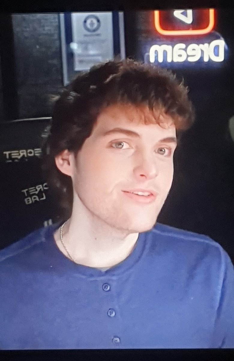 Mirichii1's tweet photo. @dtqkvibes as a colourblind person he looks brunette bur it's probably because of the lighting https://t.co/wxIfofJaeH
