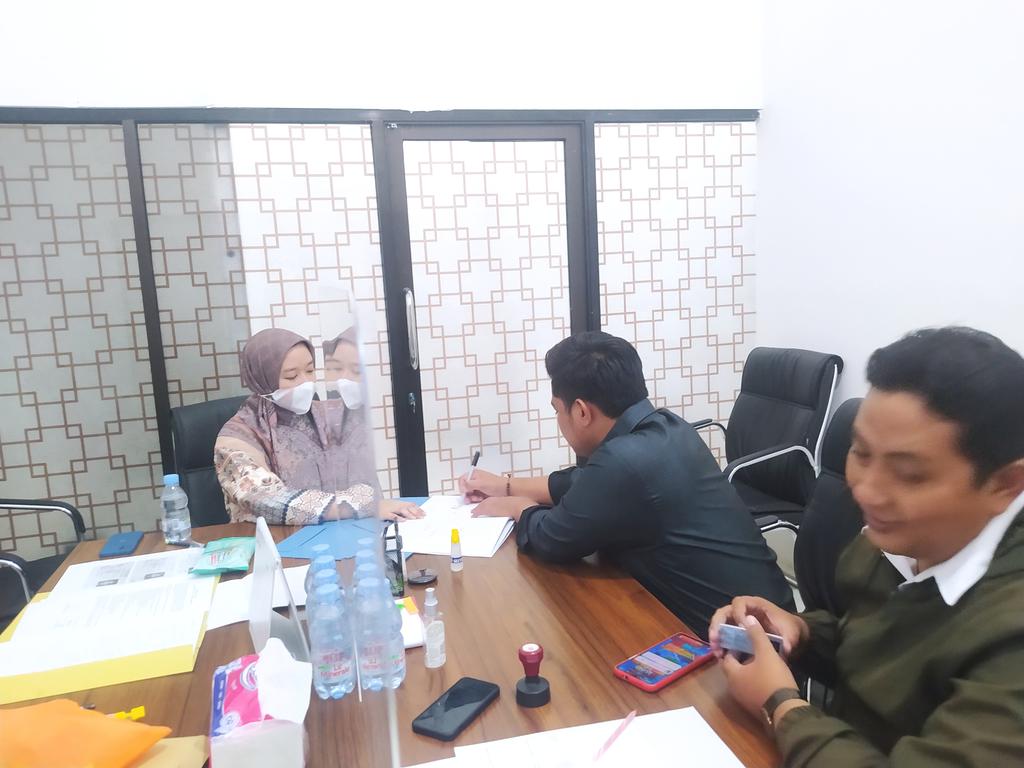 46_Charis's tweet photo. Pendampingan koperasi sahabat ansor peanandatanganan akta pendirian koperai di kantor notaris #ppkl #ppklkemenkop #ppkljatim #ppklgresik https://t.co/V387vJDplB