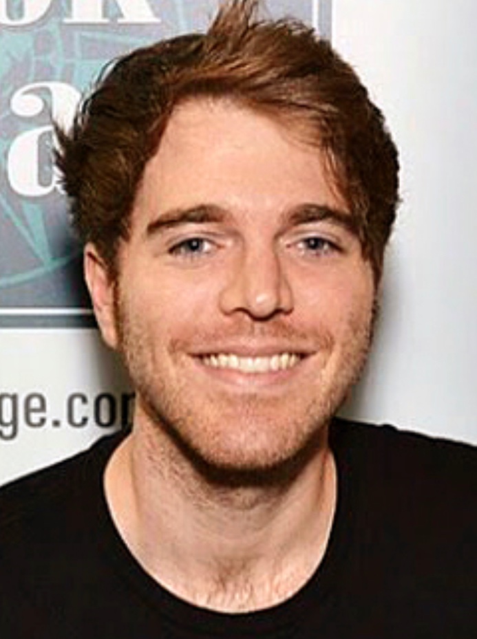 Zer0ph01's tweet photo. Okay yes Dream kinda looks like Shane,,, but he’s literally Shane Dawsons and iJustines child #dreamfacereveal https://t.co/5lgV0N9t0q