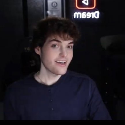 samfrodoyuri's tweet image. whos more beautiful
comment for dream
like and rt for miku