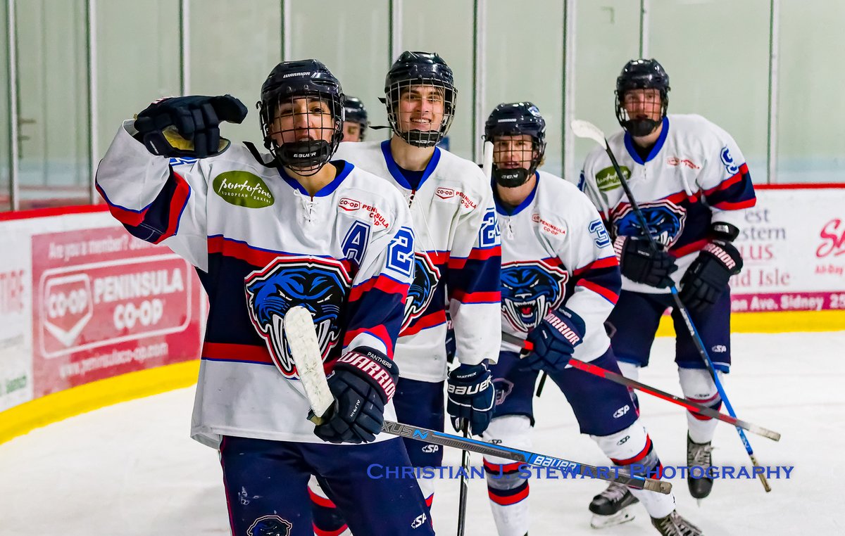 cjs_photography's tweet photo. My full set of images of the @vijhlofficial game between the @PortBombers and @ppanthersvijhl on Friday, 9/30/22 is now up at https://t.co/kALwupqRRp #Hockey #hockeyphotos #VIJHL #YYJHockey #YYJSports #JuniorBHockey #PanthersStrong https://t.co/GkhwuC4496