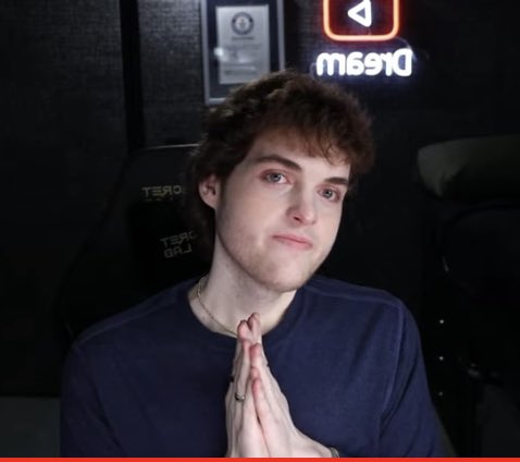 elysiakisser's tweet photo. YALL SOMEHODY FUCKING SAID DREAM LOOKS LIKE ONISION #dreamfacereveal https://t.co/Nf9jxECoFj