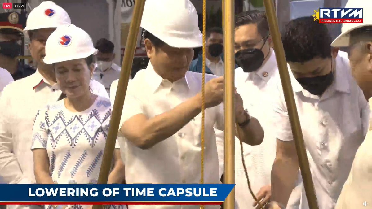 azereraser's tweet photo. Ongoing: President Ferdinand Marcos Jr. leads the groundbreaking for the Contract Package 104 (CP104) of the Metro Manila Subway Project (MMSP) - Ortigas and Shaw Boulevard Stations and Tunnels in a ceremonial program. 
📸: RTVM
@pnagovph https://t.co/v7Qlv3hFh3