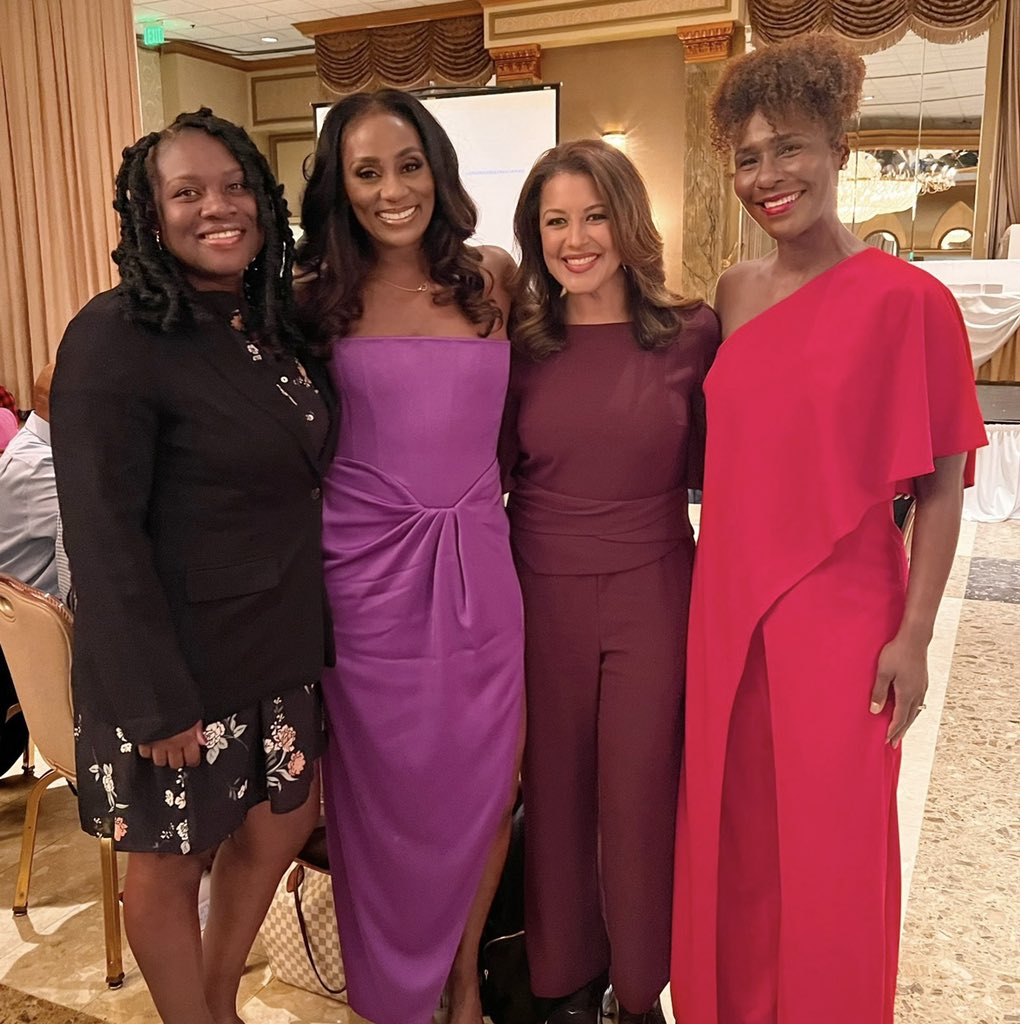 Adrienne Lofton tweet media