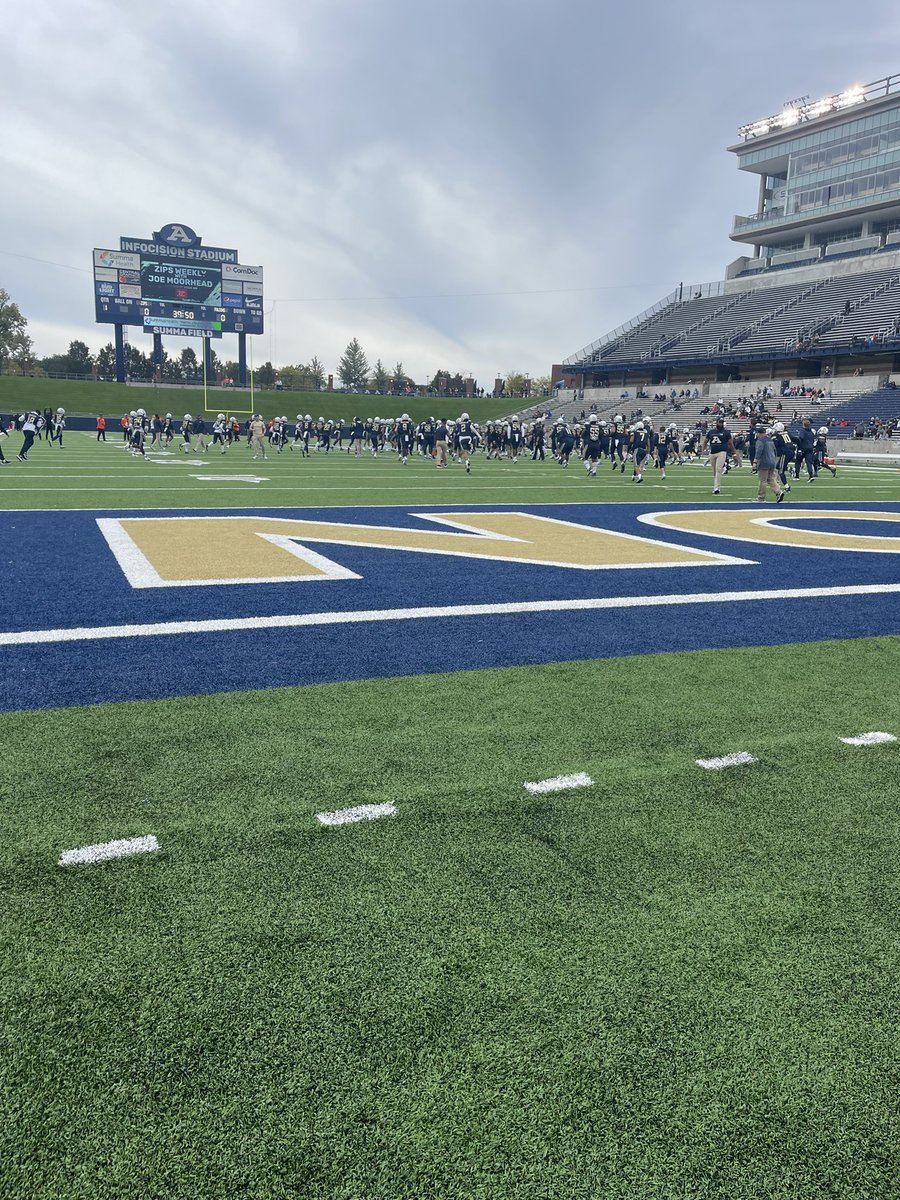 Had a great time up at Akron this weekend! thanks <a href="/SamPopper_/">Sam Popper</a> for having me !  <a href="/ZipsFB/">Akron Football</a> <a href="/EzeObiora2/">Coach Eze Obiora 🇳🇬</a> @Kyle_RayHCS <a href="/PrepRedzoneIN/">Prep Redzone Indiana</a> <a href="/IndyWeOutHere/">IndyWeOutHere ‼️</a> <a href="/IndianaPreps/">Indiana Preps</a>