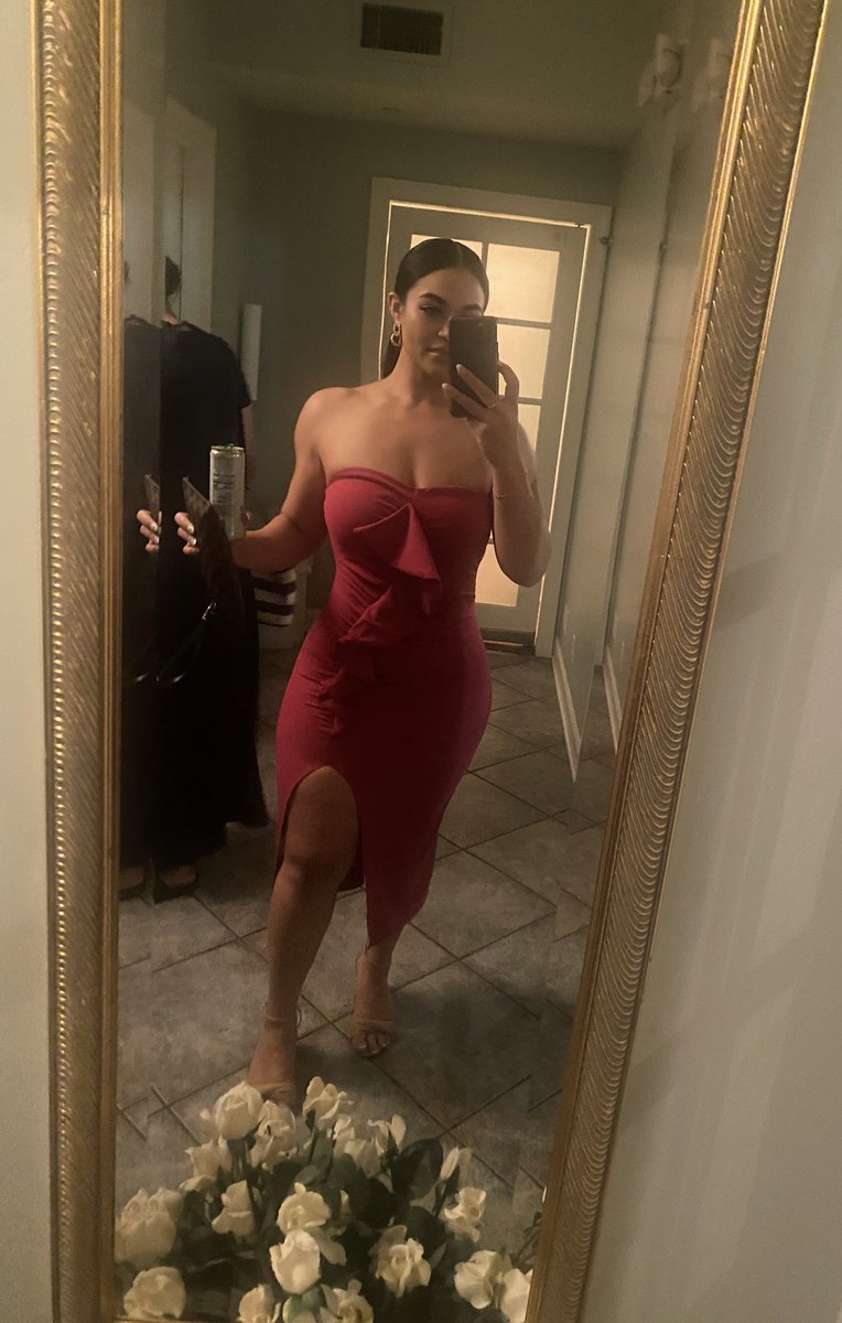 KVahai's tweet photo. Lady in pink💕 https://t.co/8AvjC5akil