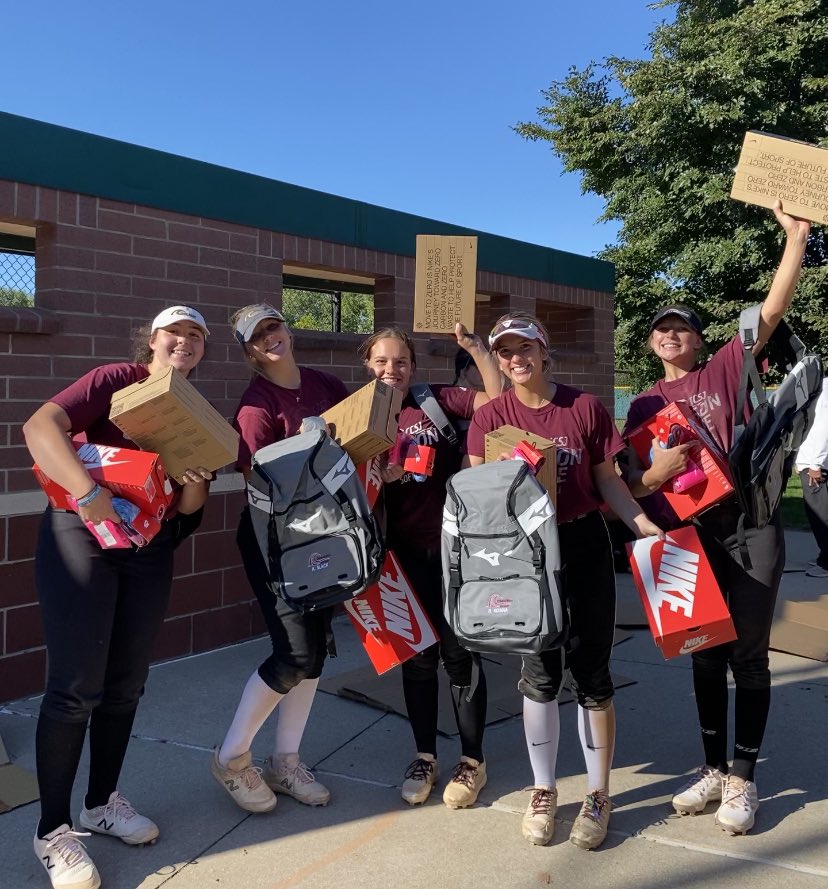 CCSJSOFTBALL's tweet photo. Some of our new swag finally  arrived🙌🏼🙌🏼
#CCSJSOFTBALL🥎 https://t.co/CECCQVfZ5F