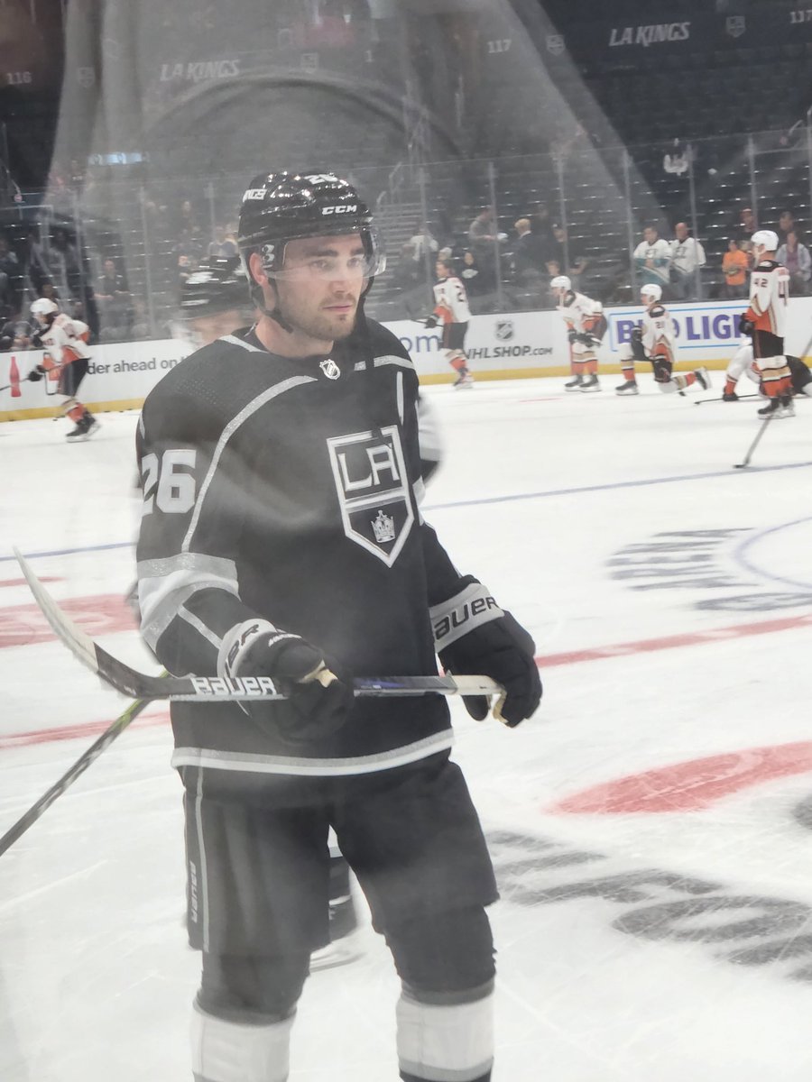 jovikat's tweet photo. Great to see these two back on home ice after a long last season! #LAKings #GoKingsGo @SeanWalk2 #seanwalker #drewdoughty @cryptocomarena https://t.co/eQ9nYjnziP