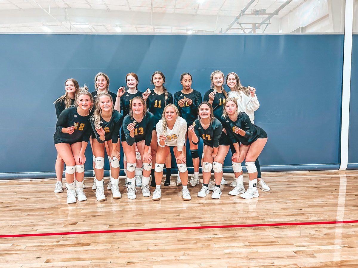 hayshighvb's tweet photo. Our JV-B team brought home the Gold this weekend from Abilene! They played tough and it payed off!! Good job ladies!!🧹🥇 #hayshighvolleyball #workhard #gold #sweep https://t.co/OIzzSpkIse