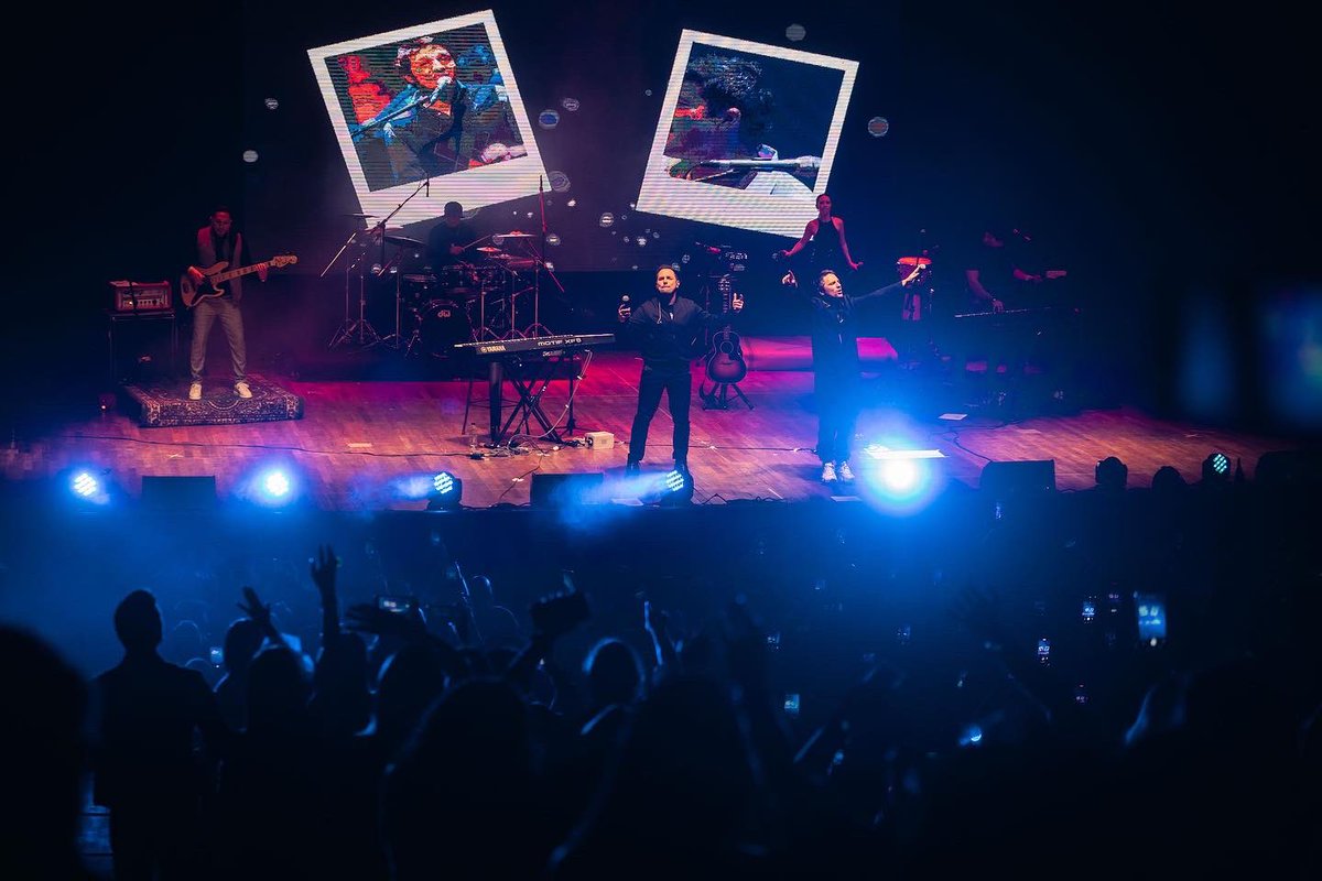 ¡Buenos Aires, Argentina! Gracias por regalarnos dos noches inolvidables. Estamos en deuda por tanto cariño.

Ahora te toca a ti Chile, nos vemos esta noche (Sold Out) y el martes (útimas entradas) #IlusionistaTour