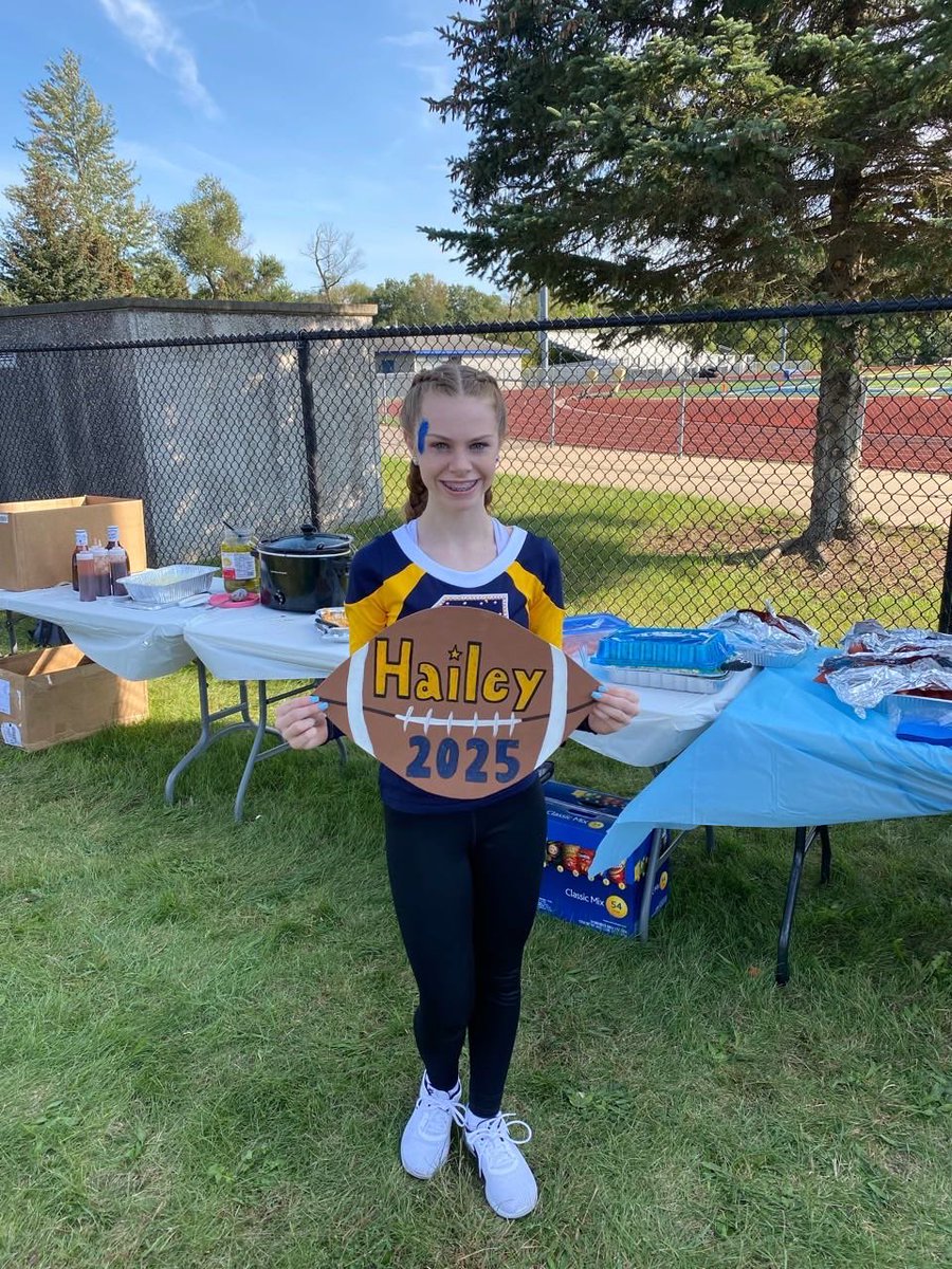wlcpoms's tweet photo. Happy birthday Hailey! Sending lots of love 🥳🥳🫶 https://t.co/yLl4DJ8UR2