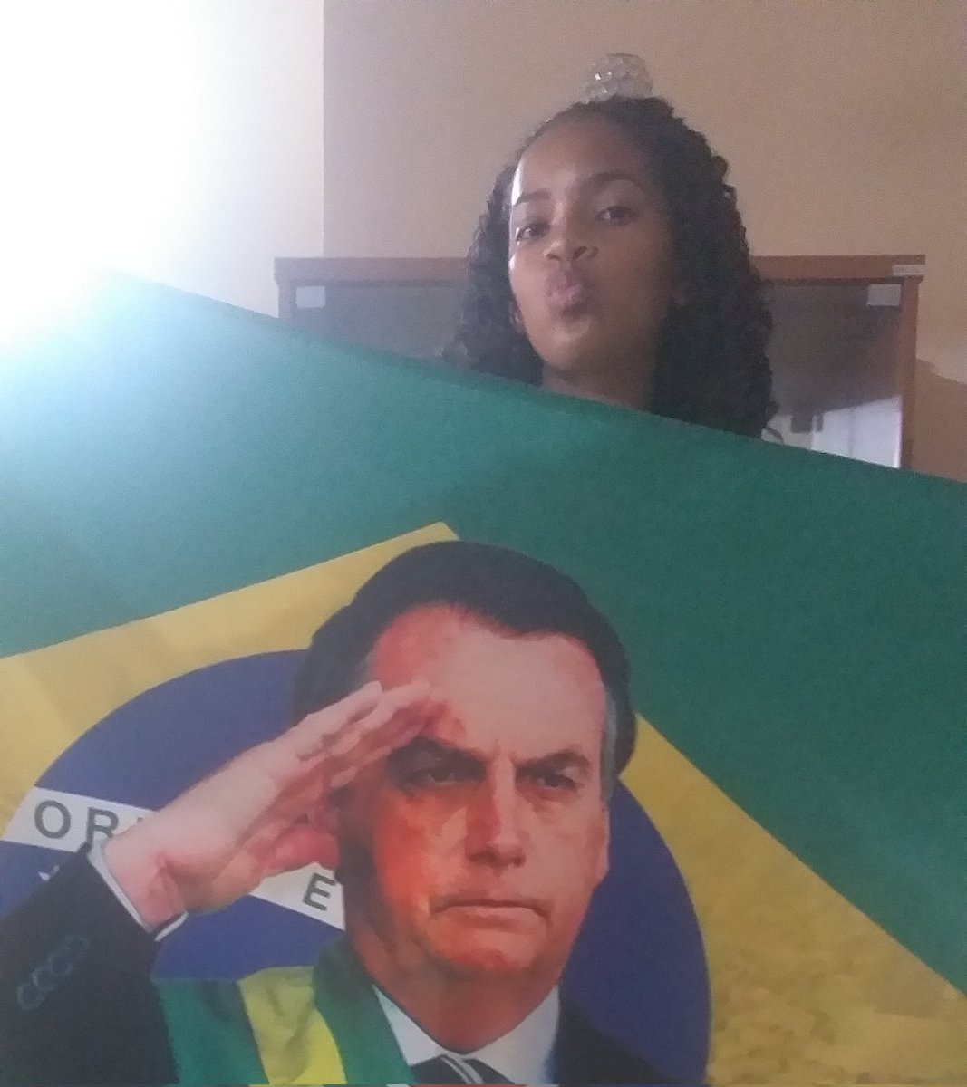 ALLYNEBRAGA2's tweet photo. Que venha a vitória  🇧🇷❤ #BolsonaroNoPrimeiroTurno https://t.co/fPdFy9OWxG