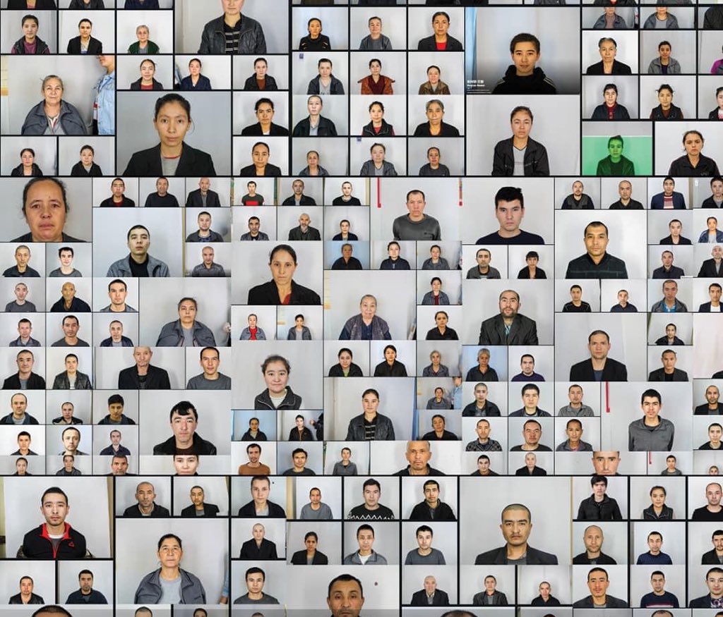 Soldaki İstanbul Vodafone Parkta Beşiktaş- Fenerbahçe Maçında Çin sevecenliği, Sağdaki Doğu Türkistan’da Çin tarafından toplama kampına alınan milyonlarca  Uygur Türkünden sadece onlarcası.