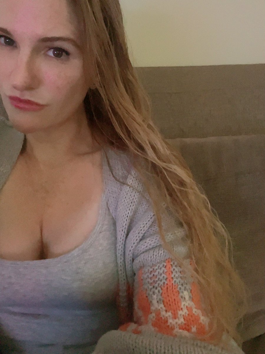 GothamsKitten's tweet photo. Saturday’s reject pic 🤗 https://t.co/J1CRkSGTad