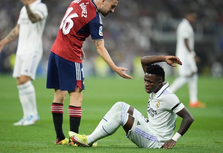amin_fcb10's tweet photo. Vinicius da un asco tremendo. https://t.co/htpvPlpECM
