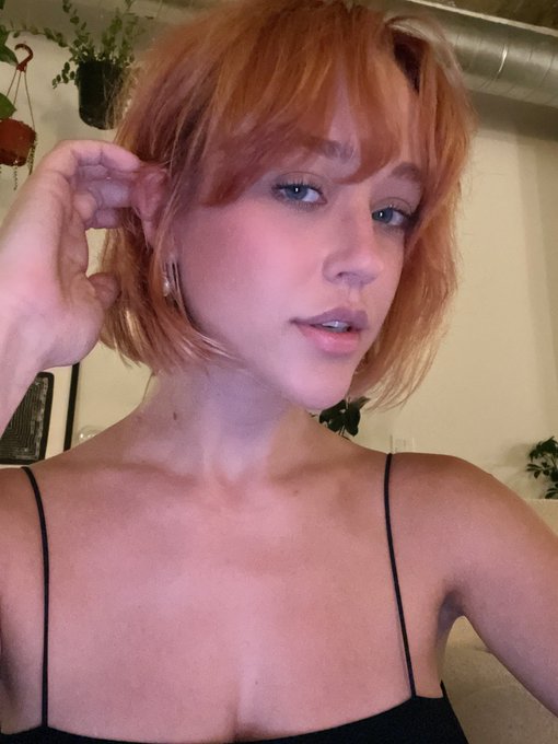 1 pic. Ginger is my fucking color omg https://t.co/32lNgngk3D
