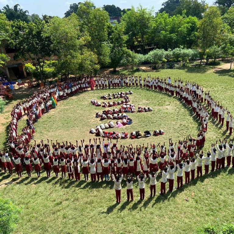 Navneet00685544's tweet photo. Celebrated Gandhi Jayanti at Rajkiyakrit Middle School Toto by  THC fellow.Under this program in which all the top performance groups were honored with certificates and encouraged to follow Gandhiji's ideals in their future.@shelleyuma1 @AnamayaTHC @PiramalS @PiramalFdn @DCGumla https://t.co/NgqNCsXPOL