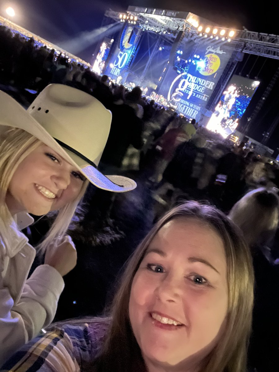 jilby40's tweet photo. Garth in Branson was amazing! https://t.co/3i9aemjchf