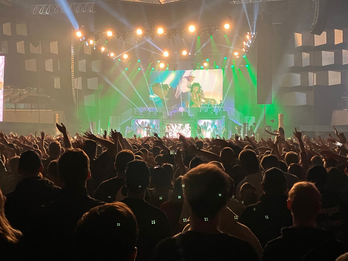 If I Can't See It Would Be Worse: @50cent #greenlightgangtour at @StadthalleWien presented by @StreetlifeInt 

>> stateofguitars.net/50-cent-green-…

#50cent #wienerstadthalle #streetlifeinternational #stateofguitars #getrichordietryin #gunit #hateitorloveit #pimp #candyshop #indaclub #rap