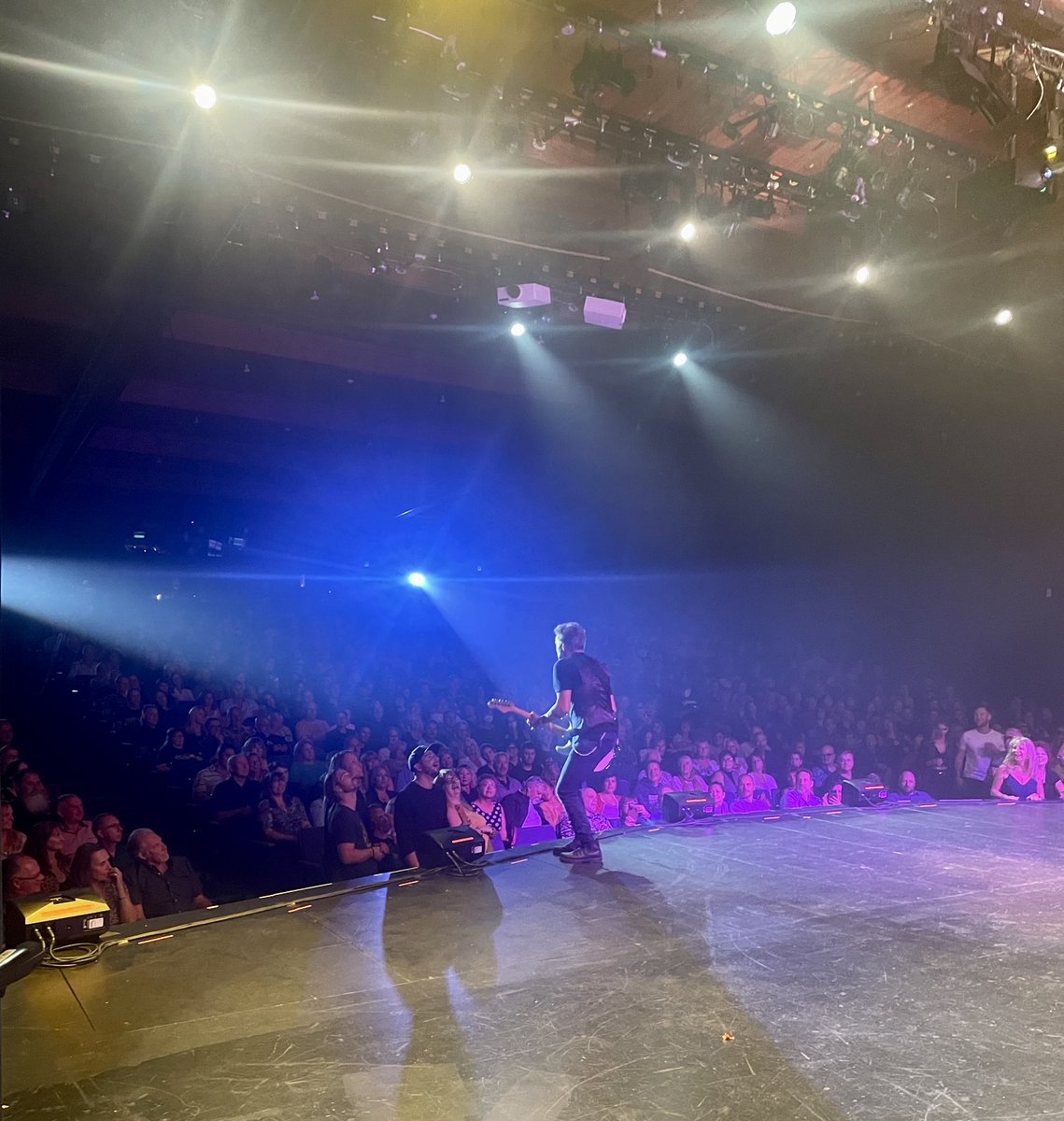 ColinJamesMusic's tweet photo. Thank you for coming out last night Kelowna!
We'll see you tonight Calgary! There are still some tickets available : https://t.co/chA1uNpRky.
#colinjames #colinjamesband #calgary #kelowna #bluesmusic #openroadtour #openroad https://t.co/7x7c6JMuOG