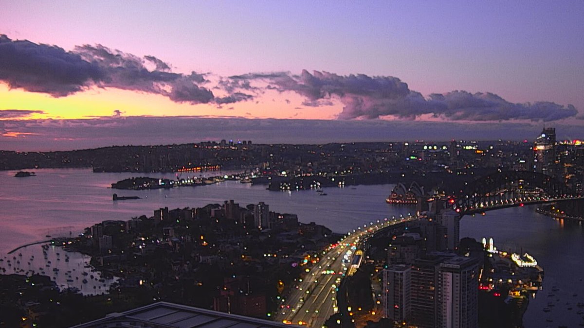 Happy Public Holiday morning! Hope you're all enjoying the sleep in (except my busy COS friends) <a href="/AnnaliseBolt/">Annalise Bolt</a> <a href="/helenelambetsos/">Helene Lambetsos</a>