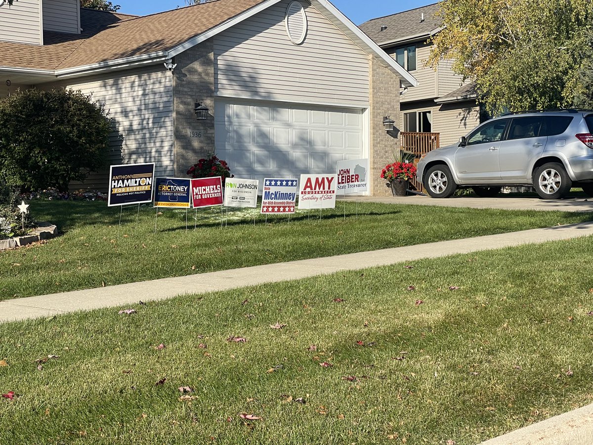 2ndForRon's tweet photo. We’re out knocking doors in Sun Prairie this afternoon.

36 days until we turn Wisconsin red! https://t.co/hmeMotygqk