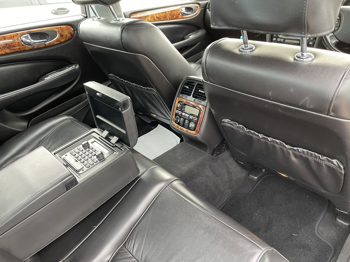 _Alfista's tweet image. The heart touching story behind this Jag, seen at North Weald Airfield meet this morning. The owner I actually know sort of, via the chatting to him at snack van at work &amp;amp; unexpectedly bumped in to him at snack van at the meet. Anyway I digress..  1/n