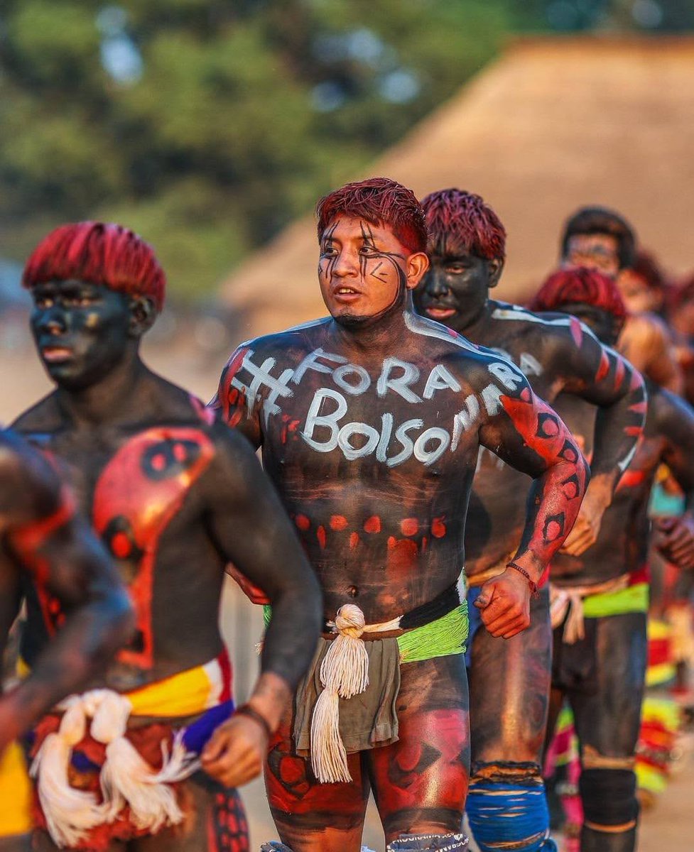 #EleccionesBrasil2022
Por la defensa de la amazonia y de los pueblos originarios de Brasil. 
📢 ¡NO MÁS EXTERMINIO!
#BolsonaroNuncaMais #CodecaEsDignidad

📸 Internet