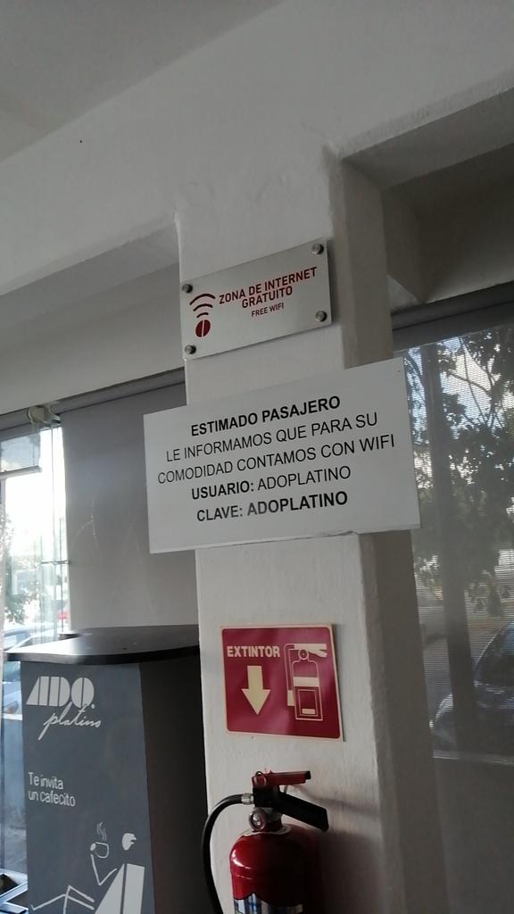 ericksommet's tweet photo. free wifi in Ado Platno Altabrisa Mérida...
Pura mentira....ni funciona y no puedo advertir a mí familia que estoy llegando ...que vergüenza ADO 
#ADOmentirosos https://t.co/qXRTjyxN2m