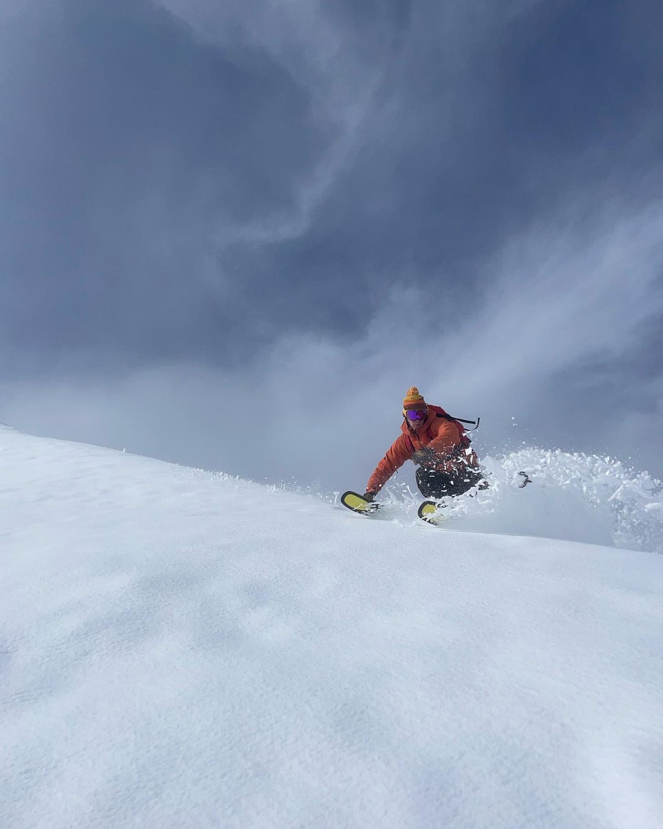powderhounds1's tweet photo. First turns in Silverton Colorado today. They might not have been the usual high quality turns that Silverton usually provides, but sweet nonetheless. #faceshotsandbaseshots ⛷ @alsupevan 📷 @cdavenski @silvertonmountain #skiing #firstturns https://t.co/KmbfOwJokI