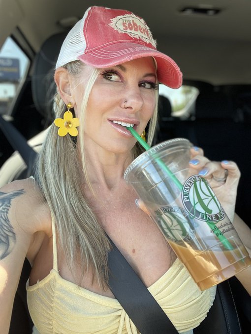 Take me out for coffee!! https://t.co/g7dcDcPUSc
