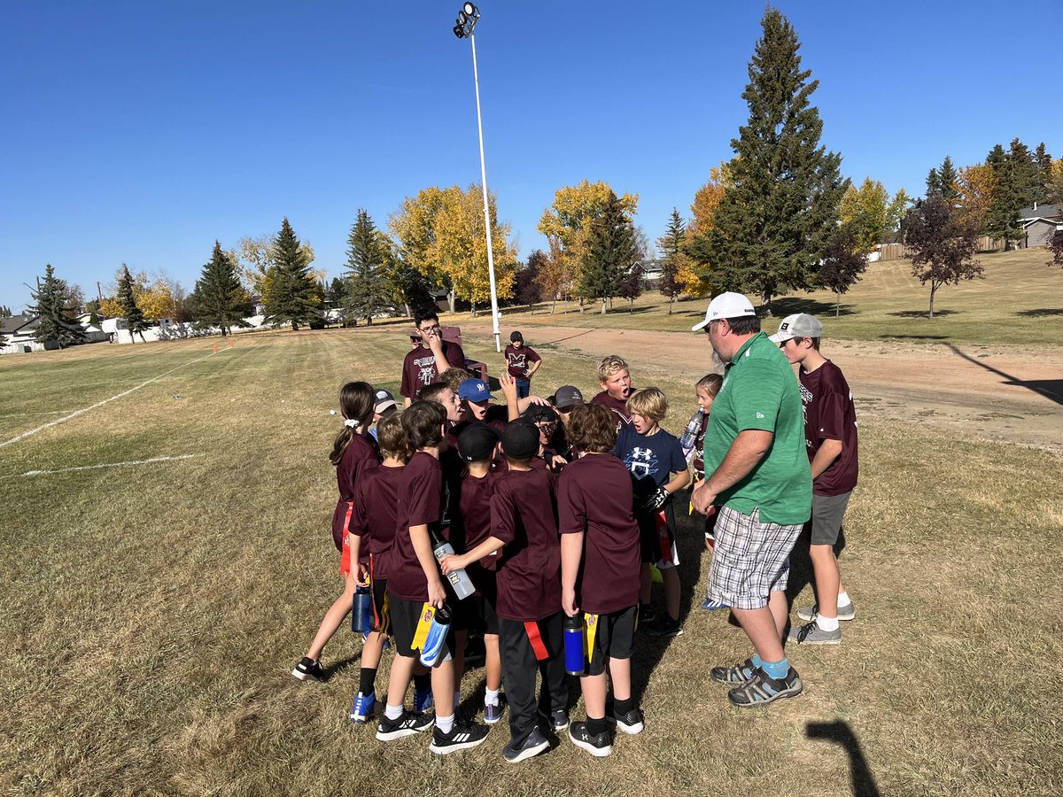 MacklinFootball's tweet photo. Great day for some flag football! Thank you to Plenty and Kerrobert for coming out to our jamboree. Great way to end a flag football season! https://t.co/b3ZcNQsV6U