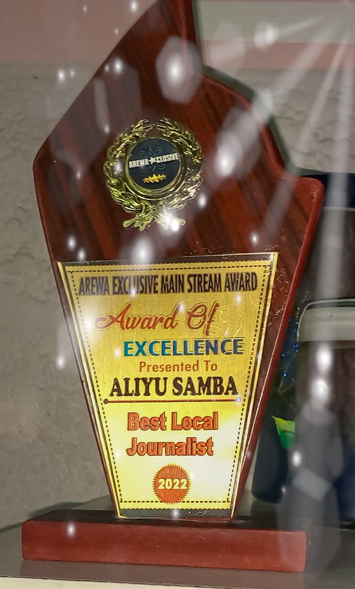AliyuSisawo's tweet photo. I was honored with an award of excellence as the ''Best Local Journalist 2022'' by Arewa Exclusive Mainstream Awards in Kano. https://t.co/VA1zlqHHnS