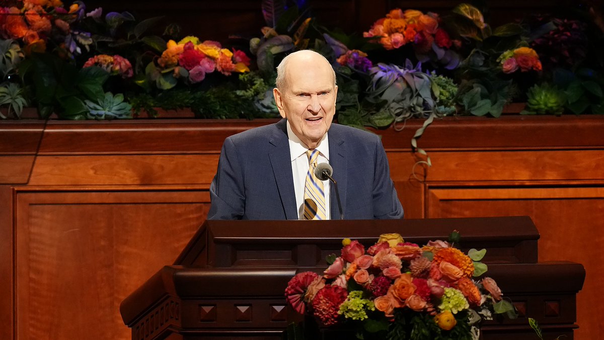 Ch_JesusChrist's tweet photo. “Our Heavenly Father and His Beloved Son, Jesus Christ, stand ready to help you. I urge you to increase your efforts to seek Their help.” —President @NelsonRussellM https://t.co/MrK483A3O5