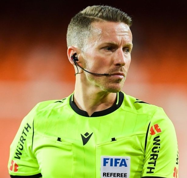 RazonamientoV's tweet image. Ya pocos os preguntaréis de dónde viene la INQUINA de Hernández Hernández con el Betis. Os cuento a continuación...
DENTRO HILO 👇