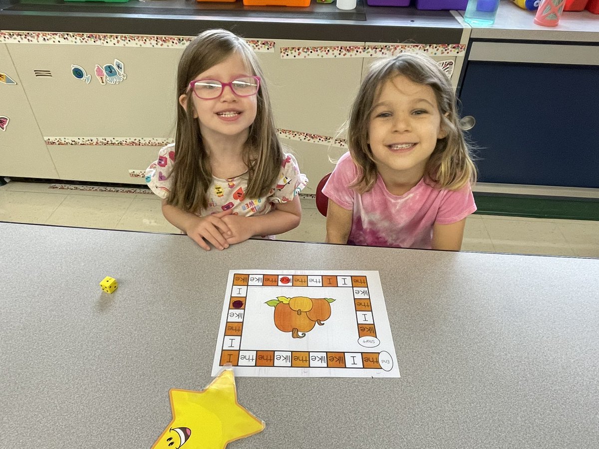 mia_tappe's tweet photo. Kindergarten was busy last week! https://t.co/5AjYRl8Oq1