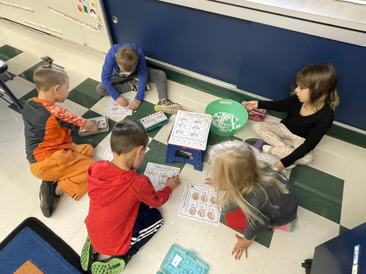 mia_tappe's tweet photo. Kindergarten was busy last week! https://t.co/5AjYRl8Oq1