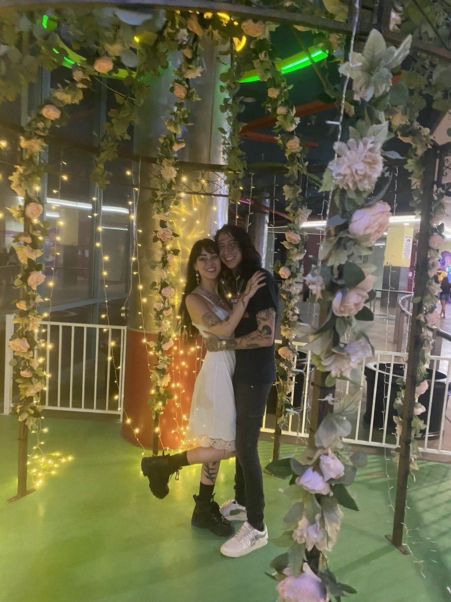 LILXLOTUS tweet picture