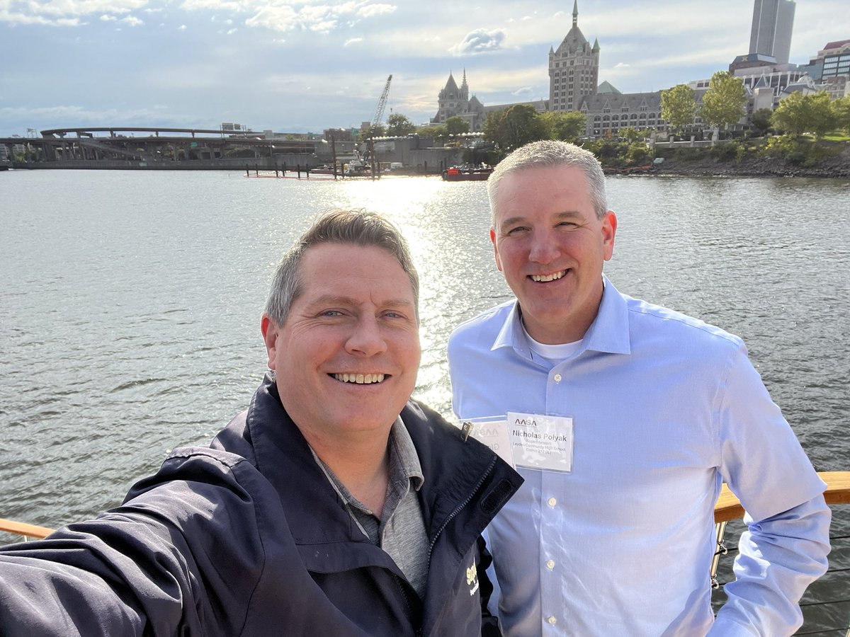 Glenn Robbins tweet media