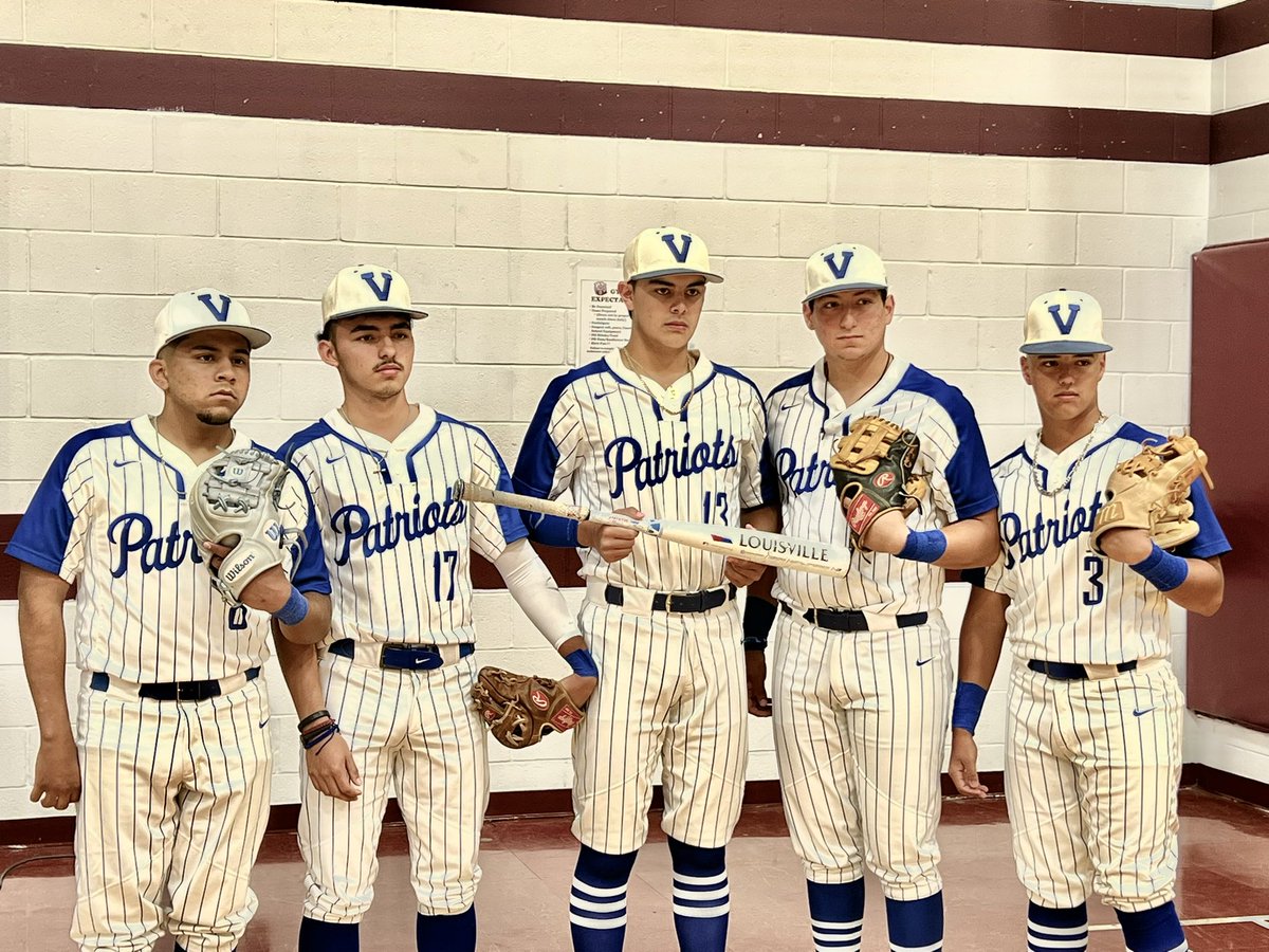 CoachGilpin's tweet photo. Baseball Media Day!!
#beblue https://t.co/dHwp1A8Pt4