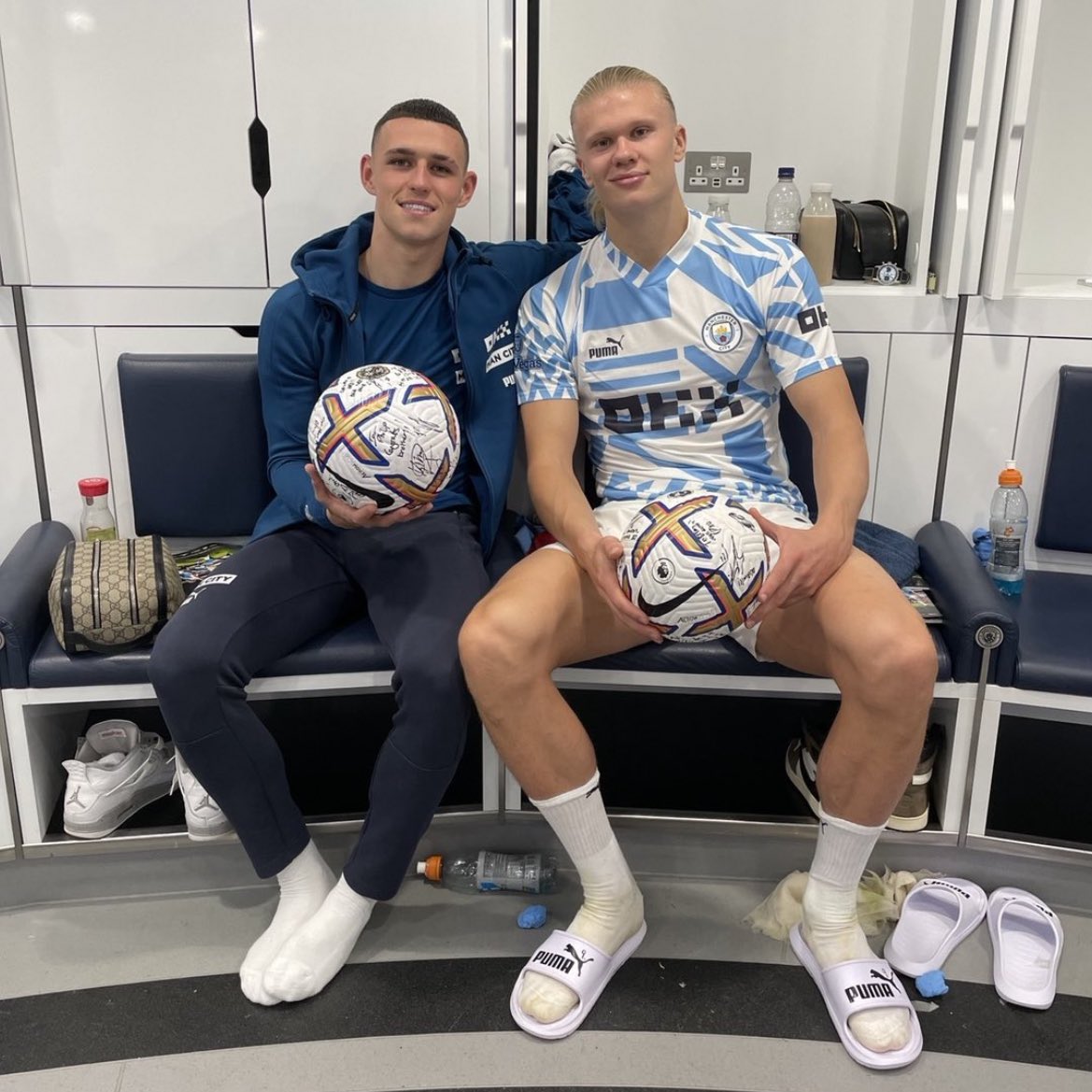 FPL_MATETA's tweet photo. Goodnight all! 🤝🤝 #bagsmen #doublehatrick #hauls https://t.co/SwoMIi9Rgj