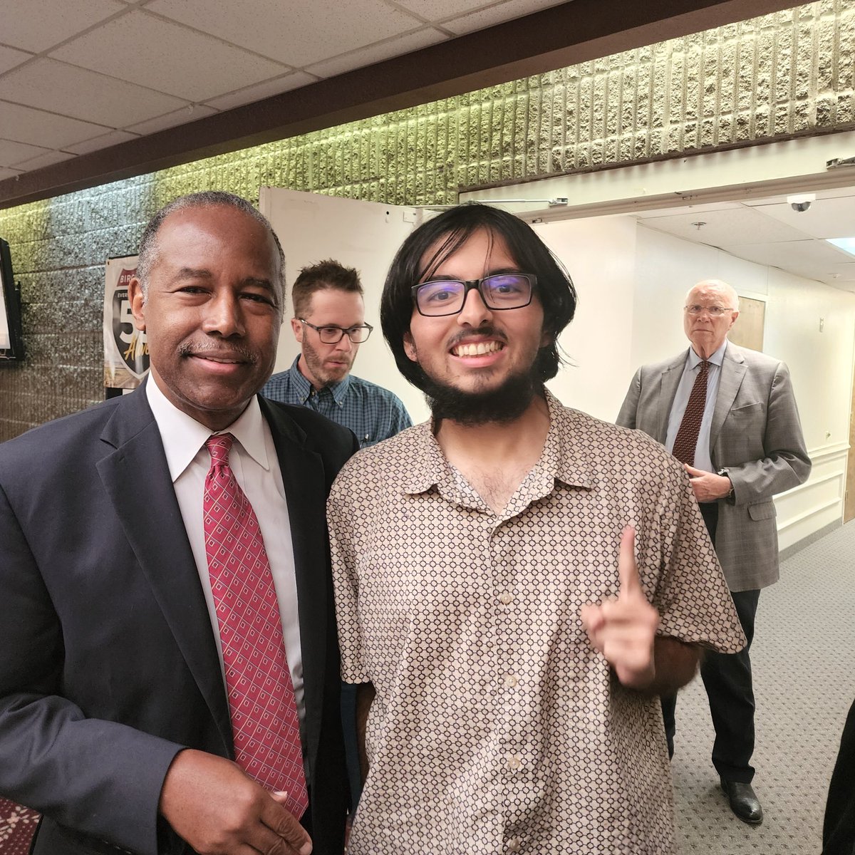 Wow__fi's tweet photo. Ben Carson and Ali Jamal1776
#christian #prolife #conservative #trump #christmas
#christ #paleocon #nation #nationalist #traditionalist
#maga #tradition #america #values #nuclearfamily
#culture #politics #politigram
#paleoconservative #libertarian #leftist #liberal
#government https://t.co/n9avoxi27S