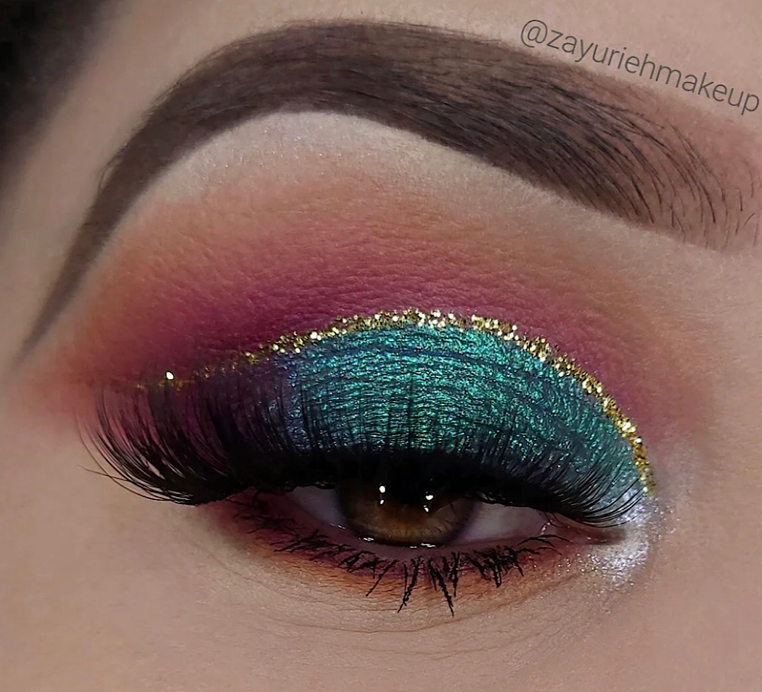ProfusionCo's tweet photo. Glitz and Glam featuring our  Bling it On Liner in shade Gold Rush 💰✨

______________
@zayuriehmakeup #bbloggers #slayandblend #glitterliner #glam #makeuplovers #makeuptips #beautyblogger #makeupaddicts #undiscovered_muas #glittergoals https://t.co/nsDXGYQWwR
