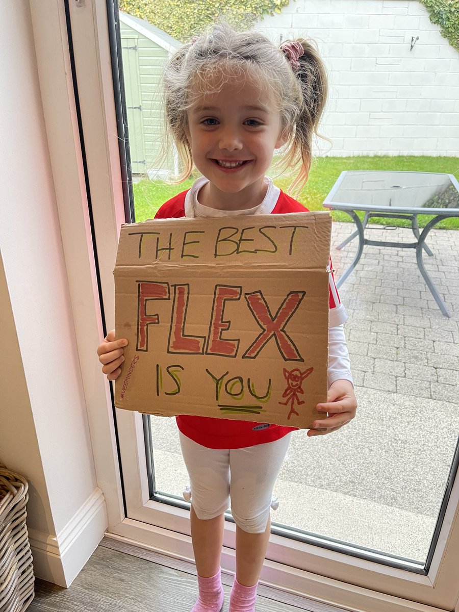 TheLukeFarrell's tweet photo. #veeminders 2/17 the #flexinfox is a new favourite since the track dropped on Spotify! For me @Cam_Crypto_ is the real deal when it comes to this @veefriends 🙏💎🌨💜 https://t.co/b1Brbhu7j4