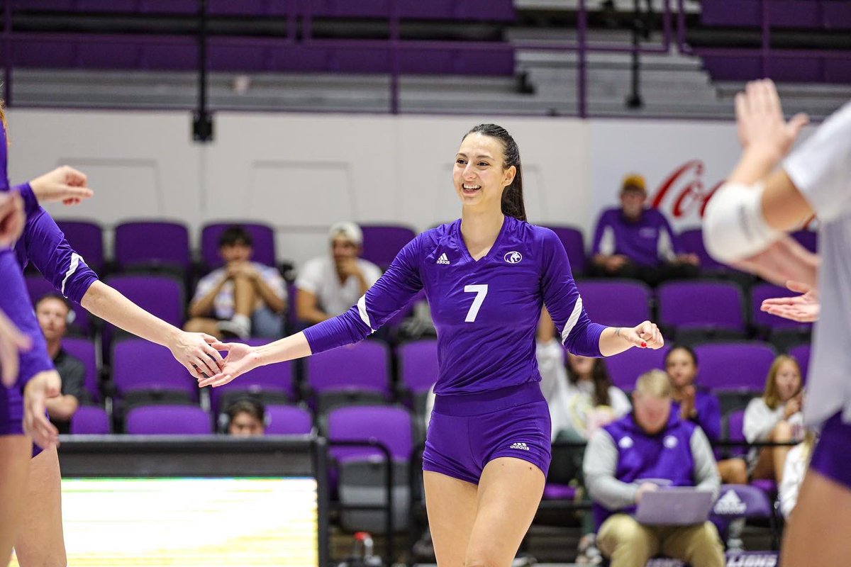 UNAAthletics's tweet photo. 📸’s from the weekend @UNA_Volleyball matches🦁🏐 #RoarLions https://t.co/HTe6BVeNCf